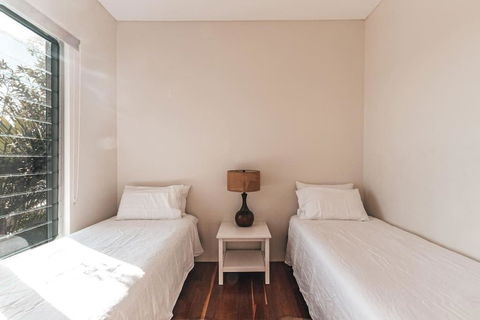 BAY PROPERTIES . The Big Chill - Phillip Island Accommodation 3