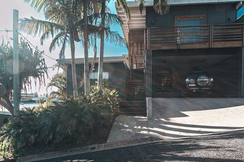 BAY PROPERTIES . The Big Chill - Phillip Island Accommodation 1