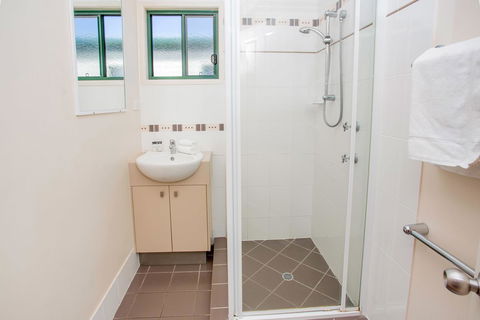 NRMA Bowen Beachfront Holiday Park - Phillip Island Accommodation 22