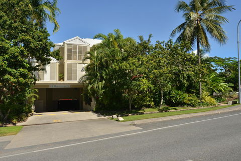 Port Douglas Apartments - Adults Only Oasis - Phillip Island Accommodation 28
