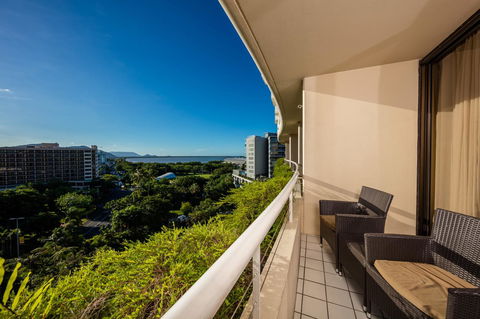 Hilton Cairns - Phillip Island Accommodation 27