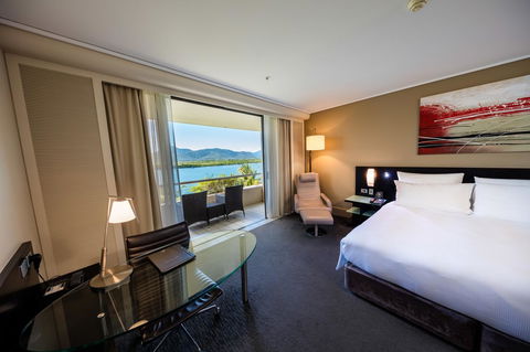 Hilton Cairns - Phillip Island Accommodation 3