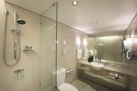 Hilton Cairns - Phillip Island Accommodation 16