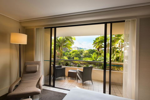 Hilton Cairns - Phillip Island Accommodation 10