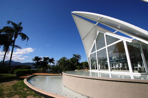 Hilton Cairns - Phillip Island Accommodation 38