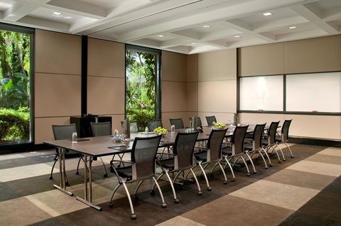 Hilton Cairns - Phillip Island Accommodation 37