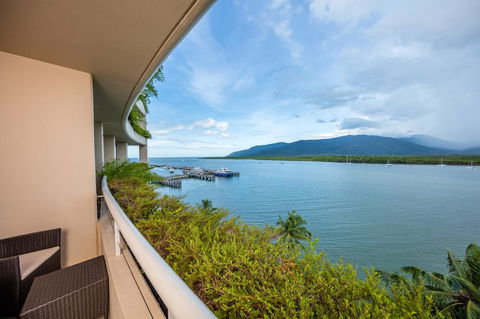 Hilton Cairns - Phillip Island Accommodation 5