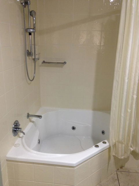 Eastgate On The Range Motel - Phillip Island Accommodation 32