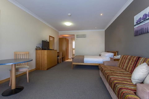 Eastgate On The Range Motel - Phillip Island Accommodation 4
