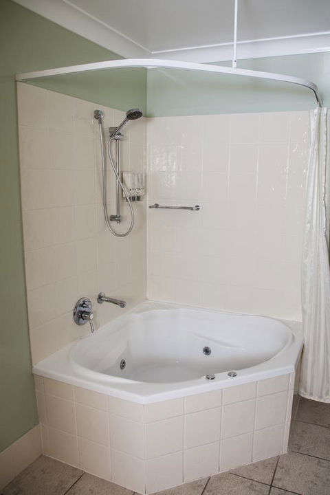Eastgate On The Range Motel - Phillip Island Accommodation 40