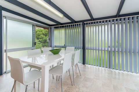 Short Stroll To Surf Beach - North Street, Woorim - Phillip Island Accommodation 11