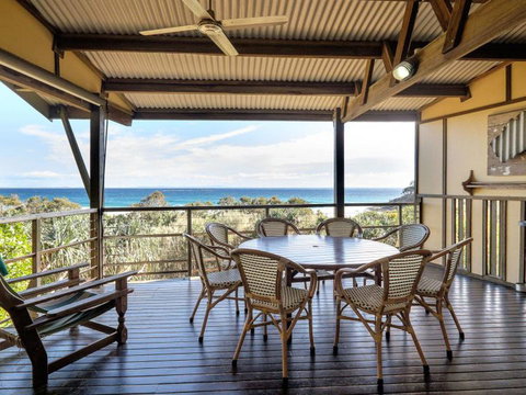 Claytons 1 By Discover Stradbroke - Phillip Island Accommodation 12