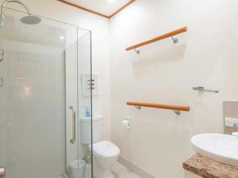 Claytons 1 By Discover Stradbroke - Phillip Island Accommodation 22