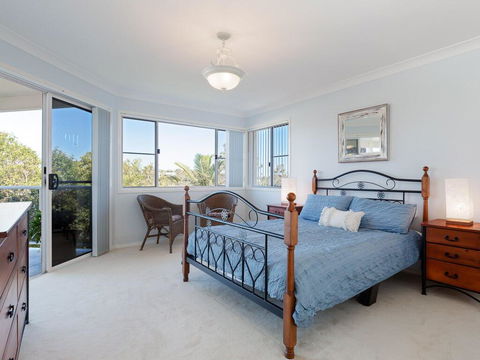 'GrandView', 10 Grandview Close - Huge House With Water Views, Aircon, WIFI, Netflix, Foxtel & Billiard Table - Phillip Island Accommodation 1