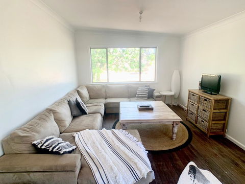 'The Wattles' - True Country Escape Near Wineries - Borenore - Phillip Island Accommodation 2
