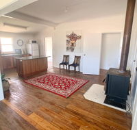 'The Wattles' - True Country Escape Near Wineries - Borenore - Phillip Island Accommodation