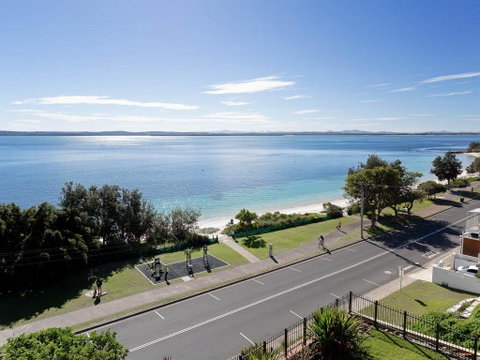 1 'Kiah', 53 Victoria Parade - Stunning Views, Wifi, Aircon, Just Across The Road To The Water - Phillip Island Accommodation 2
