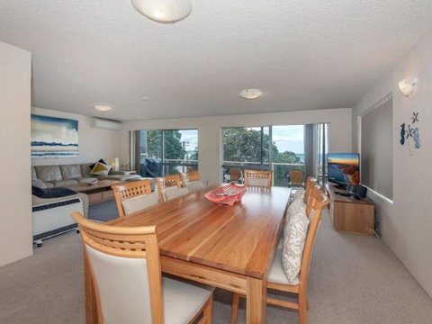 1 'Laman Lodge', 15 Laman Street - Stunning Air Conditioned Unit With Water Views And WIFI - Phillip Island Accommodation 3