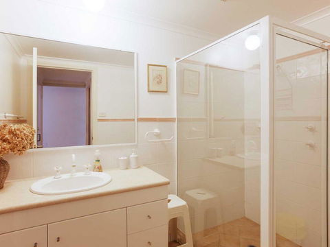 1 'Peninsula Waters', 2-4 Soldiers Point Road - Aircon, Pool & Massive Outdoor Area - Phillip Island Accommodation 3