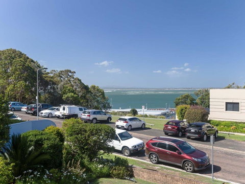 1 'Portofino' 7 Laman Street - Aircon & 1st Level Unit - Phillip Island Accommodation 0
