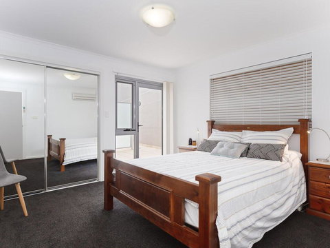 1 'Seaview', 9 Church Street - Huge Air Conditioned Unit With Lift & WIFI - Phillip Island Accommodation 3