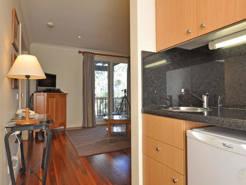 1 Bedroom Executive Villa Located Within Cypress Lakes - Phillip Island Accommodation 2