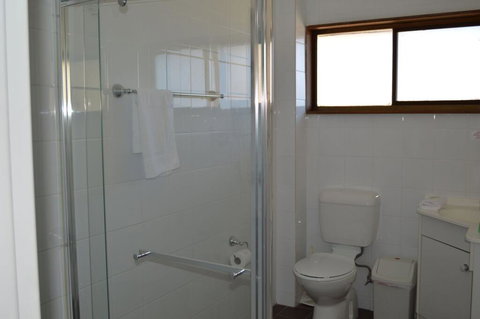 1 Lakeview Plaza - Phillip Island Accommodation 2