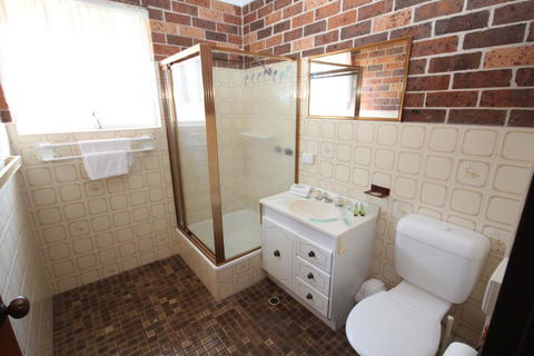1/2 Brunswick Avenue - Phillip Island Accommodation 3