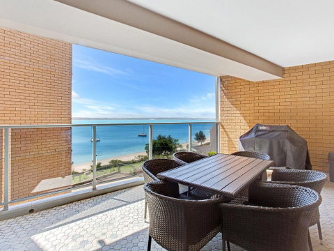 10 'Kiah' 53 Victoria Parade - Waterfront Views, AIRCON And Close To The Marina. - Phillip Island Accommodation 2