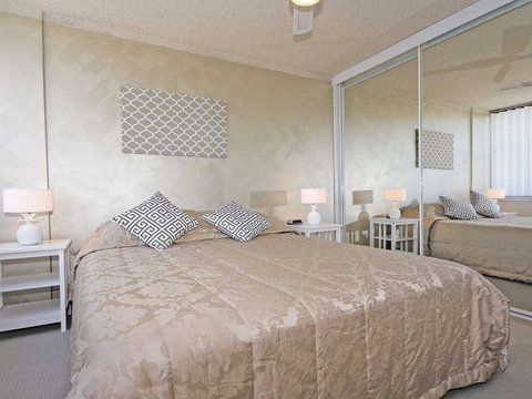 10 'Magnus Gardens' 7 Magnus Street - Air Conditioned & Walk To Town Centre - Phillip Island Accommodation 2