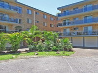 10 'Parkview' 11-13 Catalina Close - peaceful park views