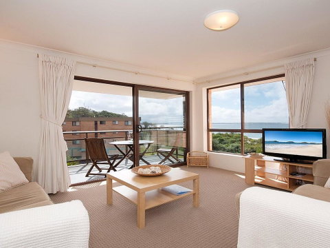 11 'Promenade' 8 Intrepid Close - Air Conditioned Unit With Beautiful Water Views - Phillip Island Accommodation 3