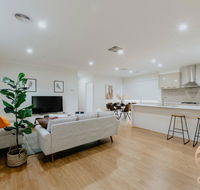 118 Refreshing 3BR Werribee Family House - Phillip Island Accommodation