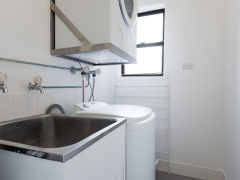 13 'INTREPID', 3 INTREPID CL - FANTASTIC UNIT WITH STUNNING WATER VIEWS - Phillip Island Accommodation 1