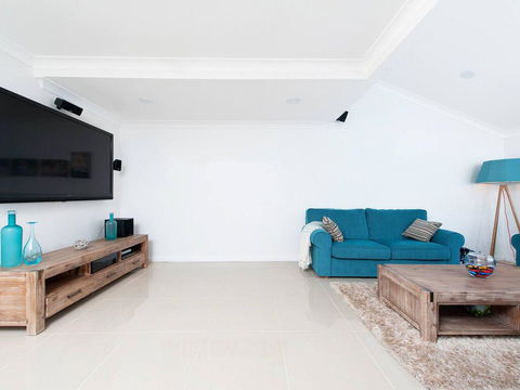 15 'The Moorings', 4 Cromarty Road - Stunning With Water Views & Pool - Phillip Island Accommodation 3