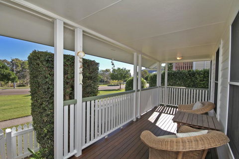 16 Beachway Pde, Marcoola: Linen Incl, WiFi, Pet Friendly, A/Cond. 500 BOND - Phillip Island Accommodation 0