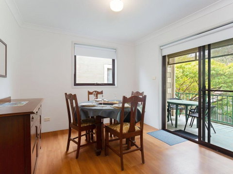 2 'Carindale', 19-23 Dowling Street - Pool, Tennis Court, Close To Town - Phillip Island Accommodation 3