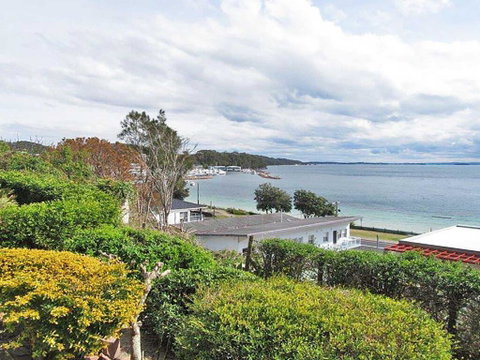 2 'Highpoint' 4 Magnus Street - Two Bedroom Unit Close To Nelson Bay CBD - Phillip Island Accommodation 2