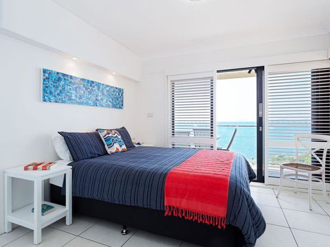 2 'Lanimer' 14 Mitchell Street - Beautiful Waterfront Property With Spectacular Views - Phillip Island Accommodation 1