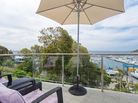 2 'Paradiso', 4 Laman Street - Beautiful Unit With Stunning Water Views & Pool - Phillip Island Accommodation 0