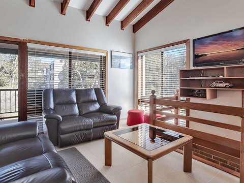 2 'Plattens' 15 Kurrawa Close - Great Duplex So Close To The Water - Phillip Island Accommodation 2