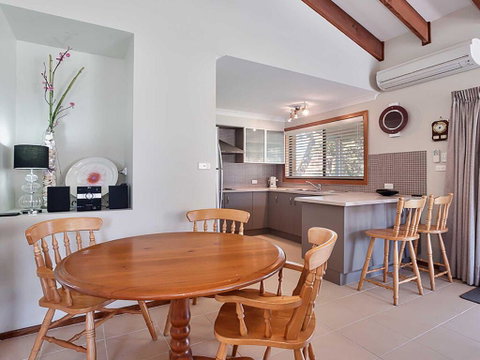 2 'Plattens' 15 Kurrawa Close - Great Duplex So Close To The Water - Phillip Island Accommodation 3