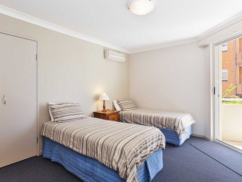 2 'Seashells' 21-23 Magnus Street - Pool , Lift , Aircon - Phillip Island Accommodation 1