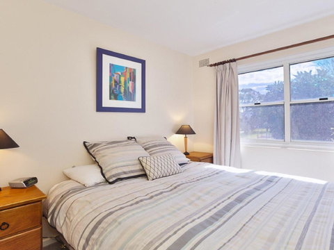 2 'Sunnie Belle' 3 Victoria Parade- Water Views Over Nelson Bay Foreshore - Phillip Island Accommodation 1