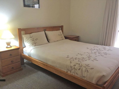 2 'Tradewinds', 110 Victoria Parade - Fantastic Unit With Waterviews & Close To The Marina - Phillip Island Accommodation 2