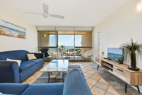 2 Bedroom Top Floor Unit - Ocean Views And Pool - Phillip Island Accommodation 0