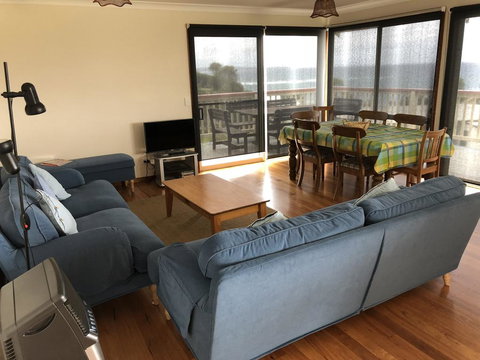2 Jocelyn Street. Dalmeny - Phillip Island Accommodation 2