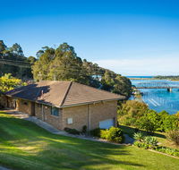 2 Water Crescent - Retro Haven - Phillip Island Accommodation