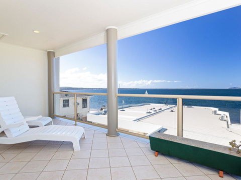 2/141A Soldiers Point Road - Large Waterfront Duplex Across From The Bowling Club - Phillip Island Accommodation 0
