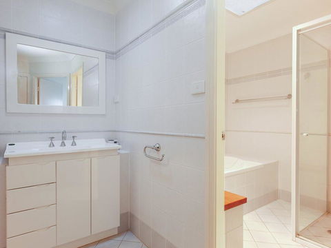 2/141A Soldiers Point Road - Large Waterfront Duplex Across From The Bowling Club - Phillip Island Accommodation 1